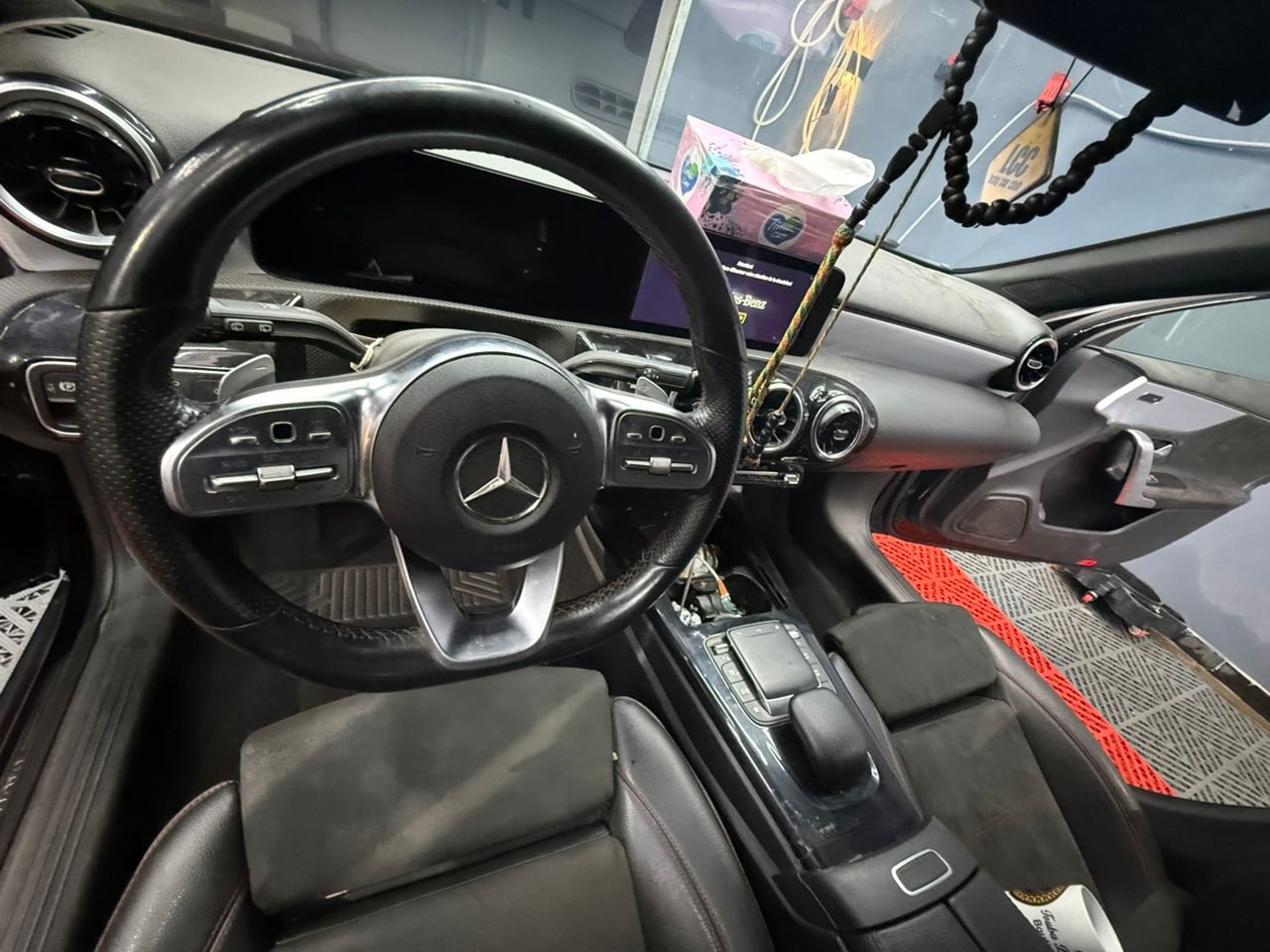 Intérieur soigné Mercedes